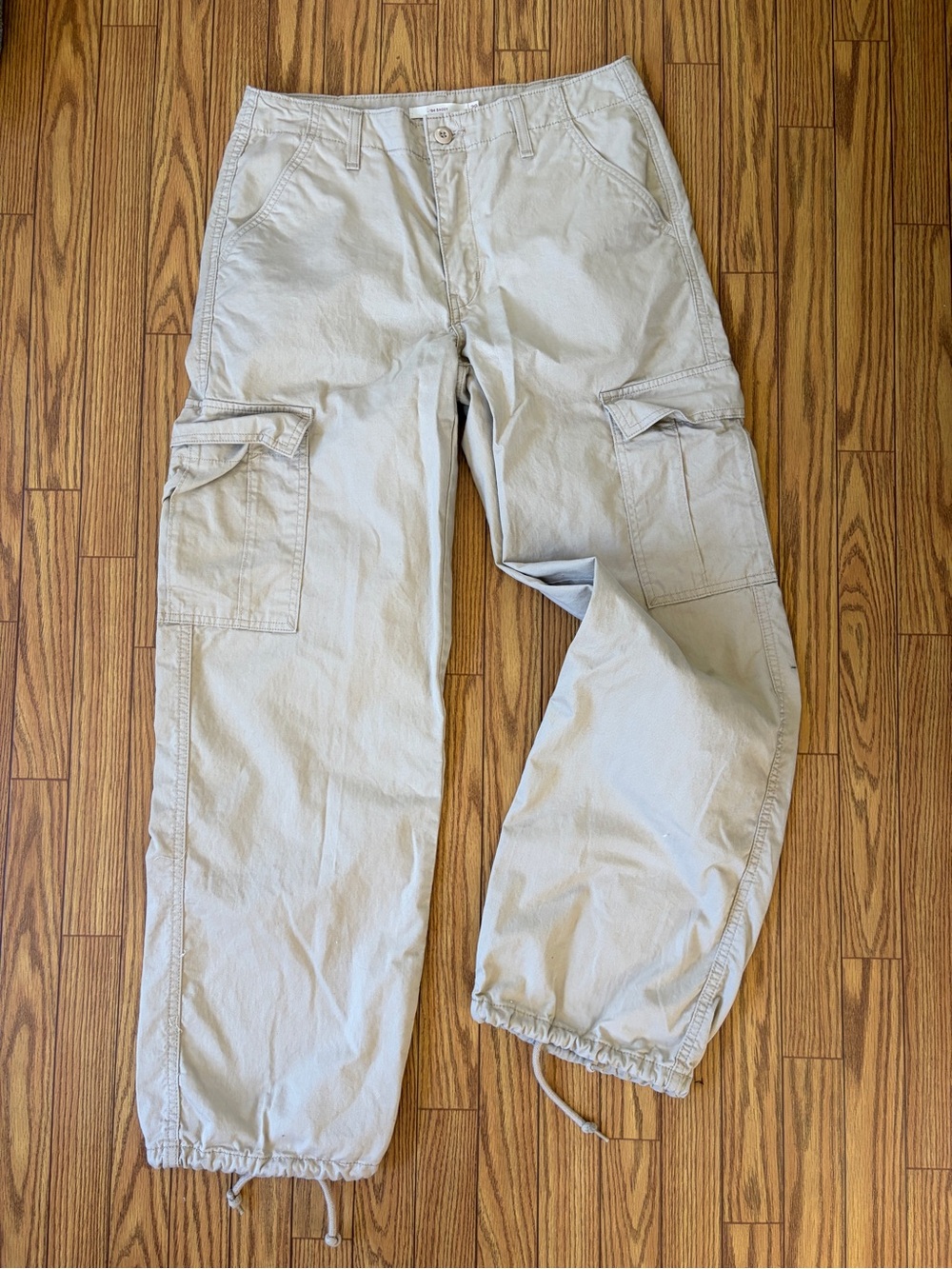 Levi’s 94’ baggy khaki cargo utility pants size 29x31”